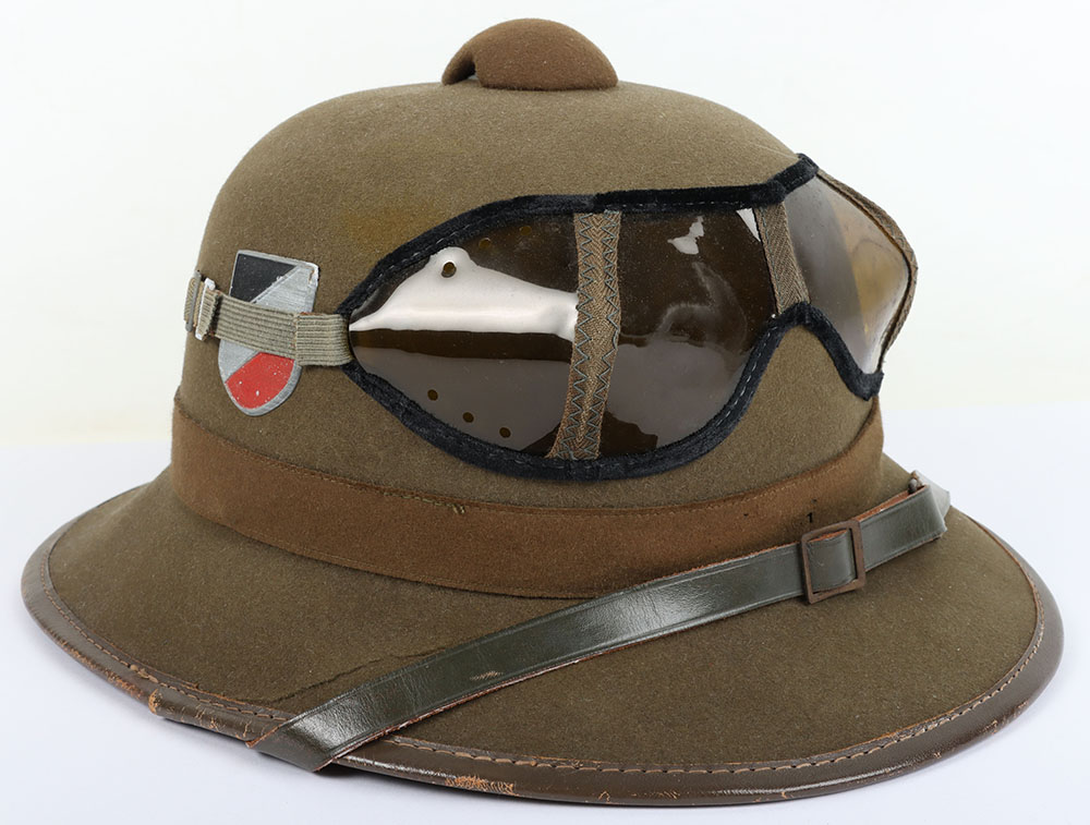 #1032 – WW2 German Army Afrikakorps (D.A.K) Pith Helmet