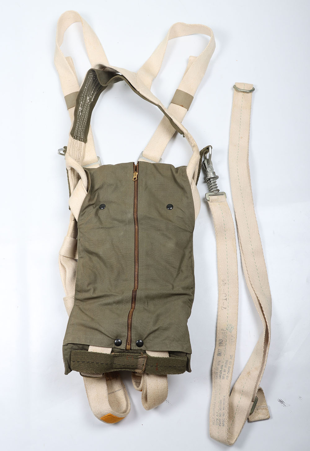 #1203 – WW2 1943 American Air Force Type A-3 Parachute Harness