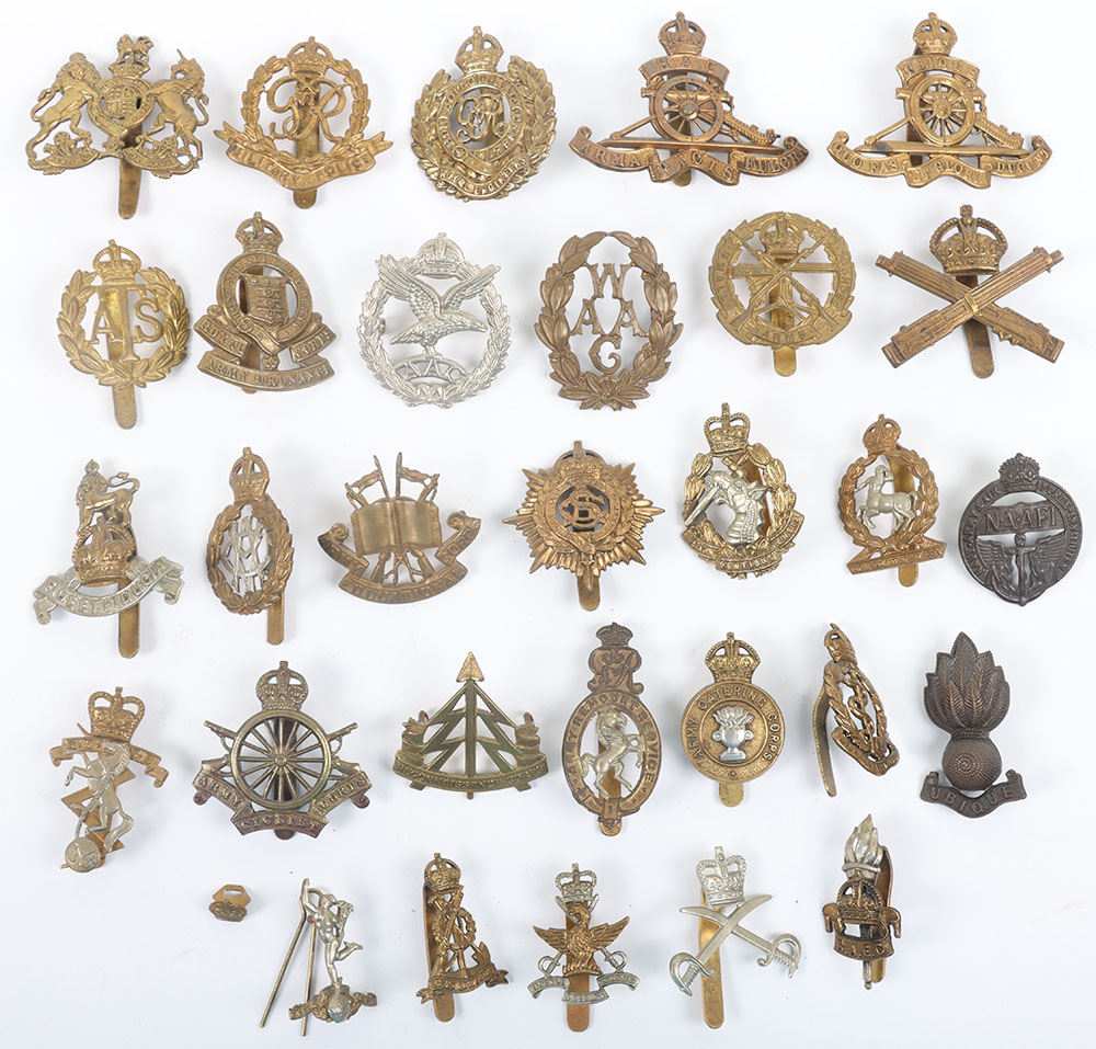 #1234 – 30x British Corps Cap Badges