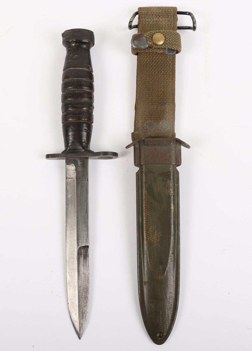 #1325 – American M4 Knife Bayonet in M8A1 Scabbard