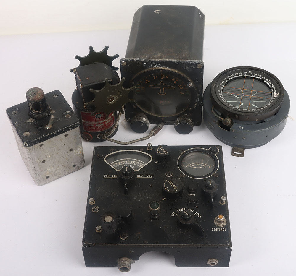 #1385 – Grouping of American WW2 Aircraft Instruments