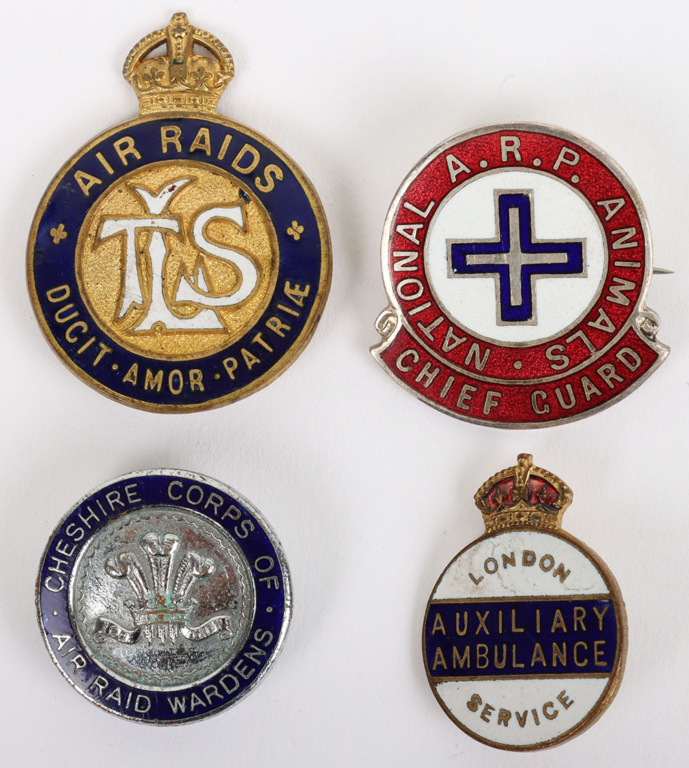 #188 – 4x WW1 & WW2 British Home Front Badges