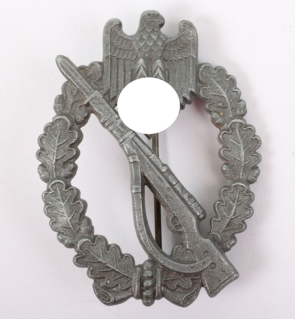 #911 – WW2 German Army / Waffen-SS Infantry Assault Badge in Silver