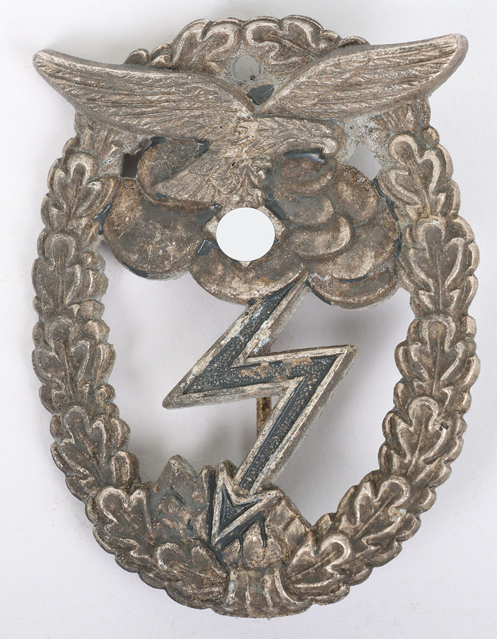 #921 – WW2 German Luftwaffe Ground Assault Combat Badge by Arno Wallpach, Salzburg