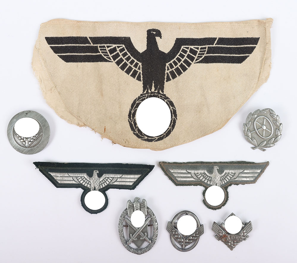 #1013 – WW2 German Insignia Grouping