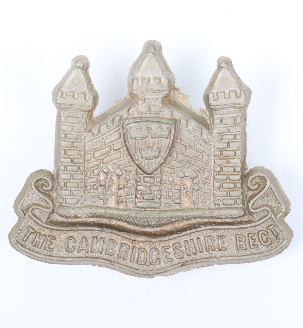 #203 – WW2 Cambridgeshire Regiment War Economy Plastic Cap Badge