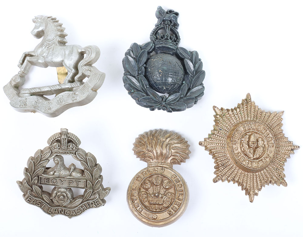 #213 – 5x WW2 British War Economy Plastic Cap Badges