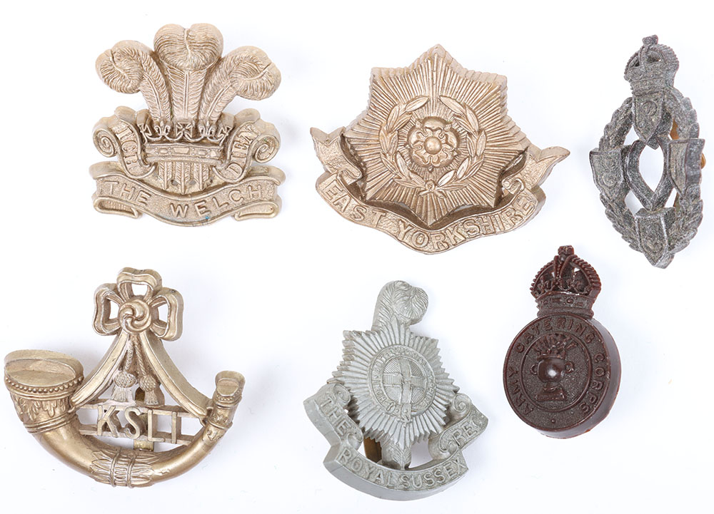 #215 – 6x WW2 British War Economy Plastic Cap Badges