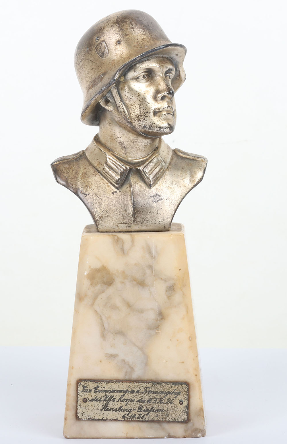 #825 – WW2 German Hero Series Table Bust