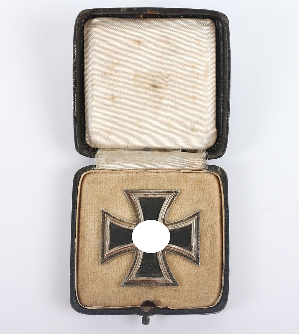 #867 – Cased WW2 German 1939 Iron Cross 1st Class by Paul Meyhauer