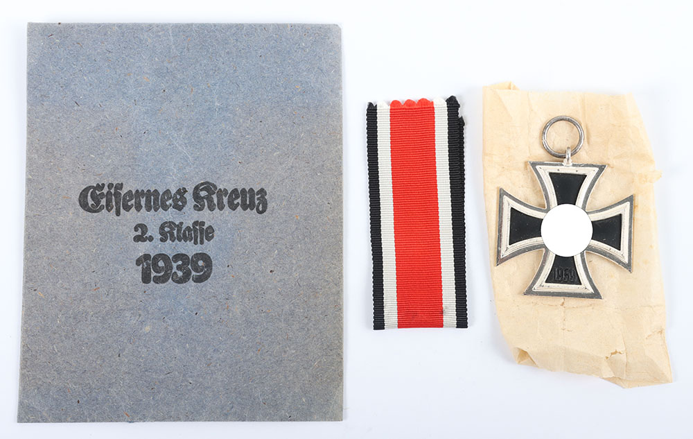 #880 – WW2 German 1939 Iron Cross 2nd Class in Paper Packet of Issue by Rudolf Wachtler & Lange