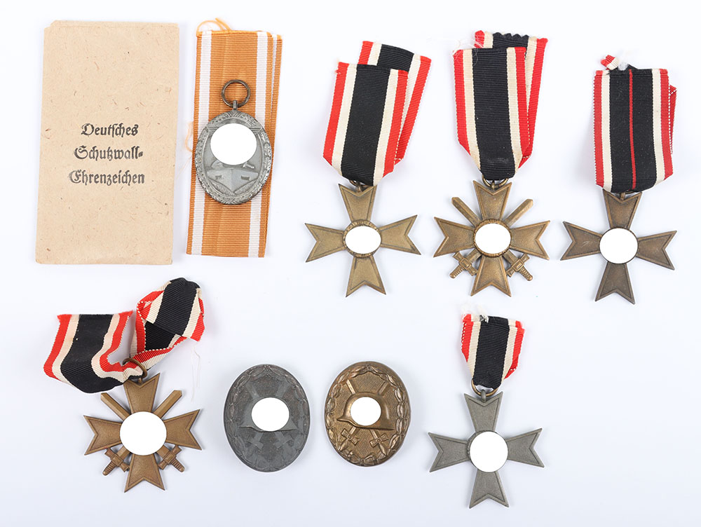 #918 – Grouping of WW2 German Awards