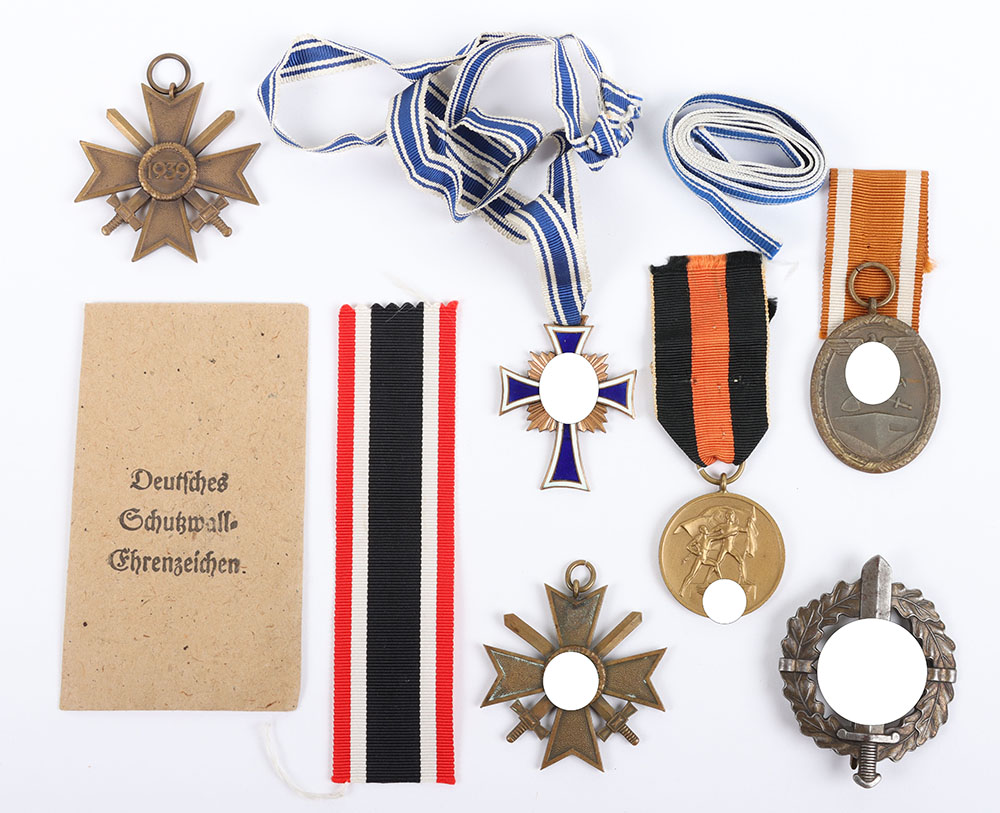 #919 – Grouping of WW2 German Medals and Awards