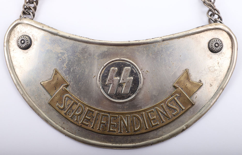 #139 – GERMAN WWII ‘SS STREIFENDIENST’ GORGET, AN OLD REPRODUCTION