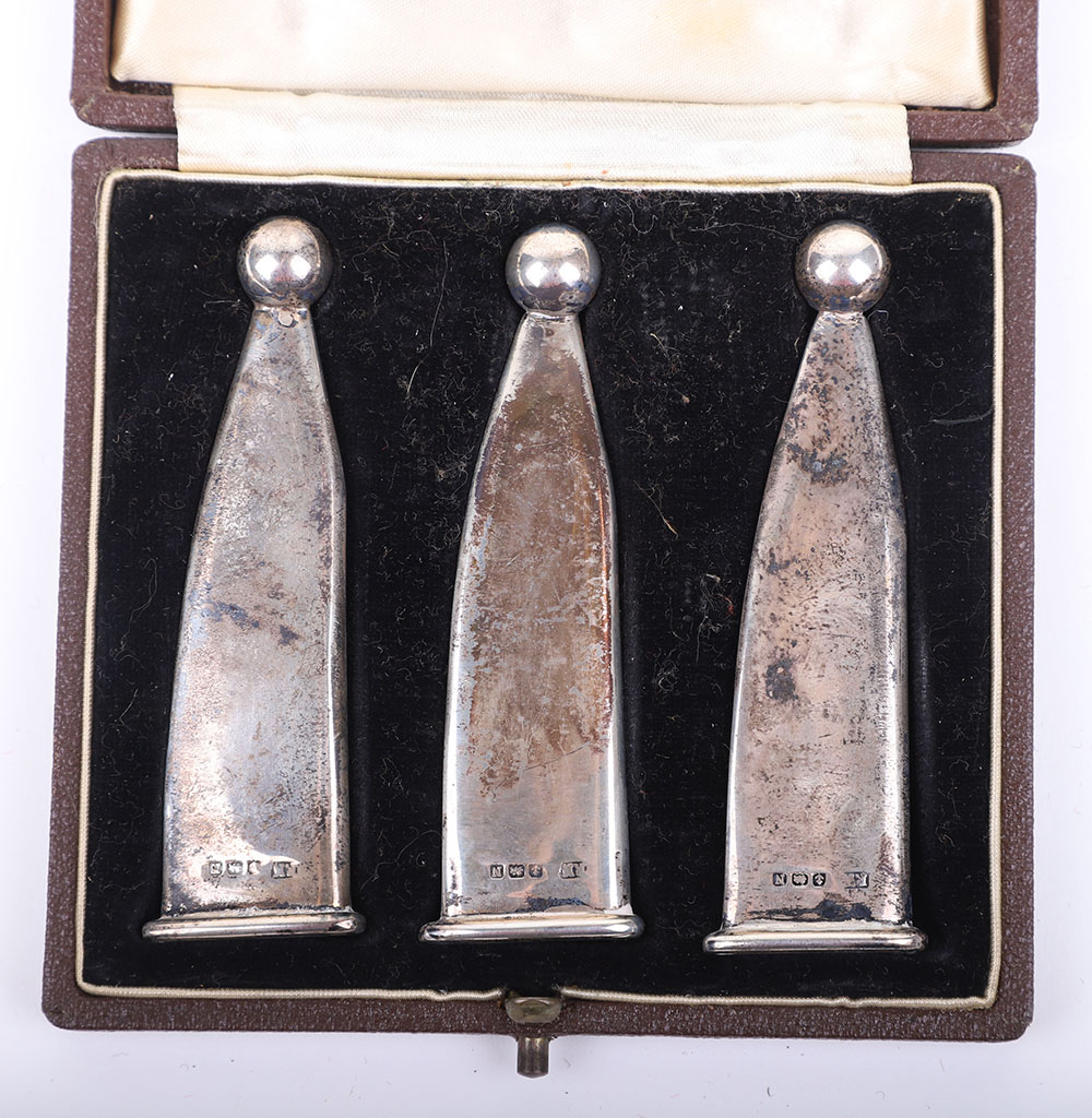 #162 – HALLMARKED SILVER SCOTTISH DIRK / SKIN D’HU SCABBARD TIPS