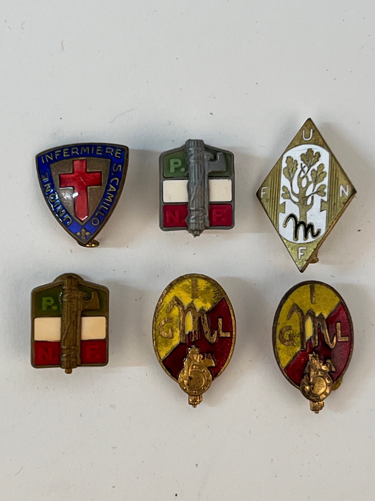 #215 – 6 WW2 ITALIAN FASCIST BADGES