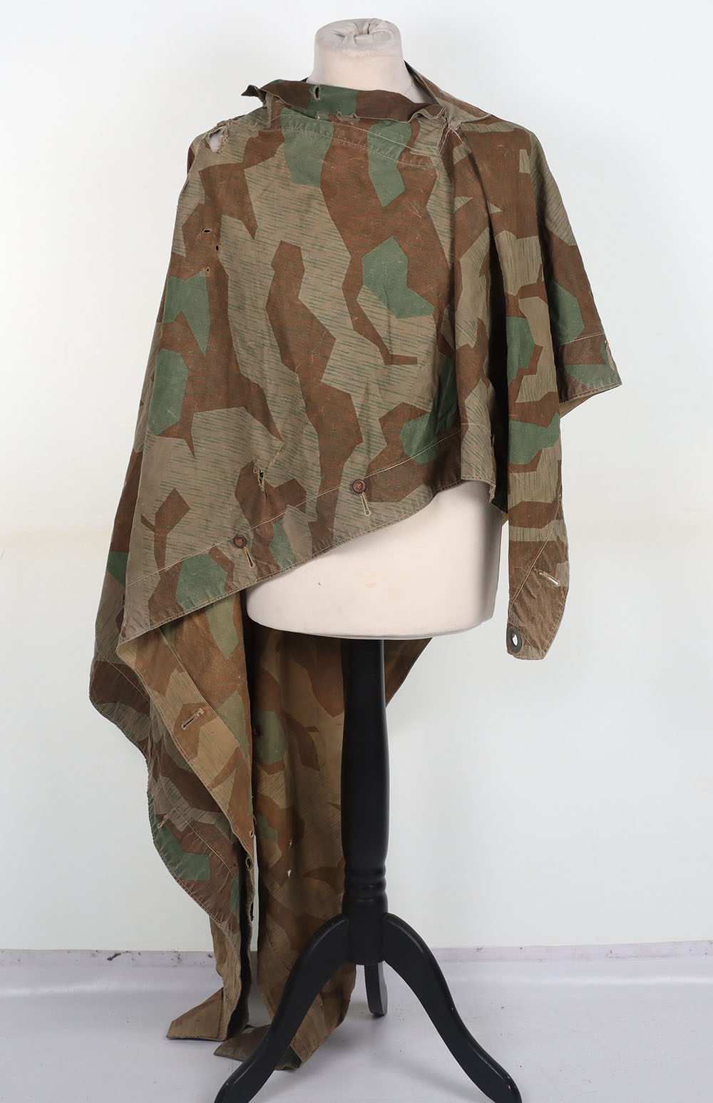 #249 – WW2 German Armed Forces Camouflage Poncho / Zeltbahn