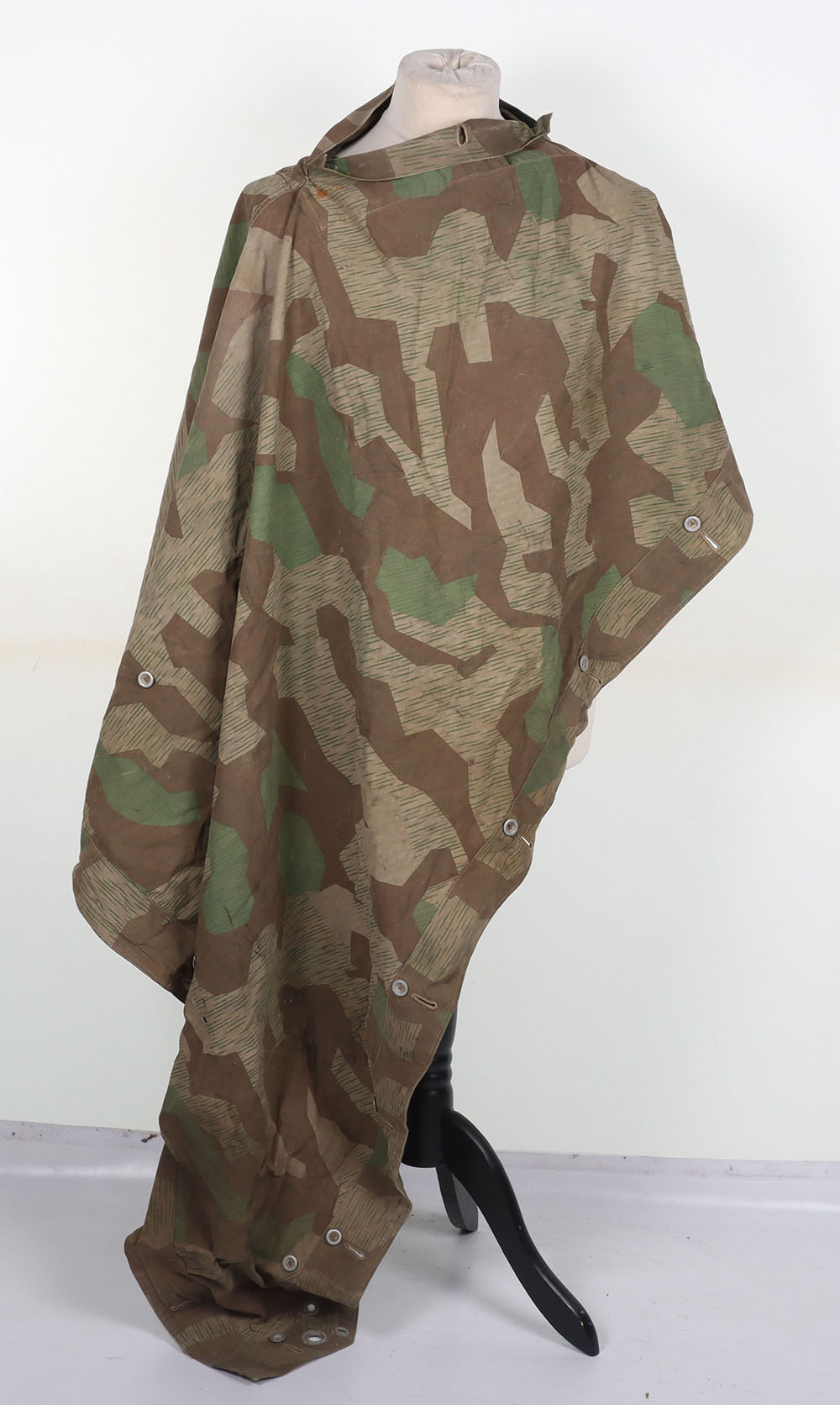 #250 – WW2 German Armed Forces Camouflage Poncho / Zeltbahn