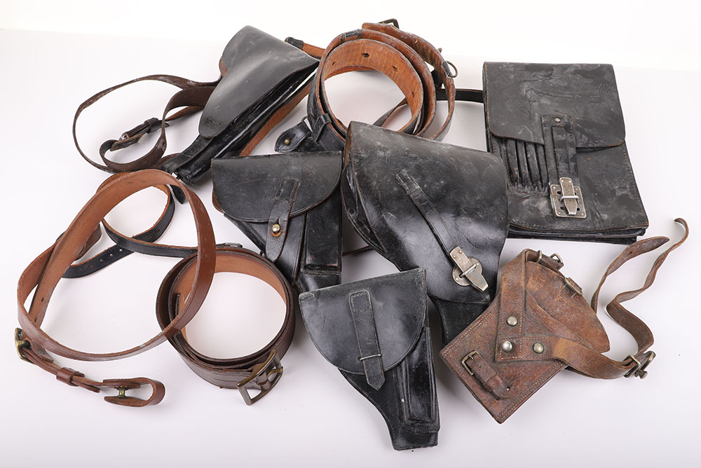 #255 – GROUPING OF LEATHER HOLSTERS AND EQUIPMENT