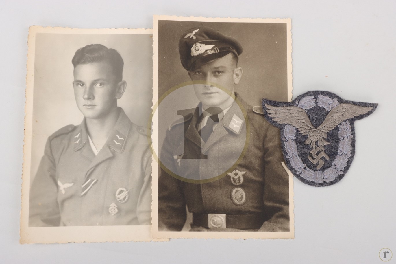 #70-0411 – Luftwaffe Fallschirmjäger two portrait photos + Pilot’s Badge (cloth type)