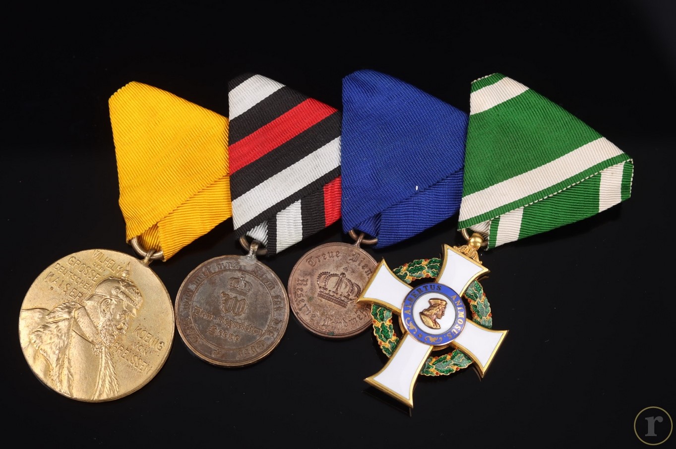 #71-1116 – Medal bar with 4 awards, among others Knight’s Cross 1st Class in gold of the Saxon Order of Albrecht