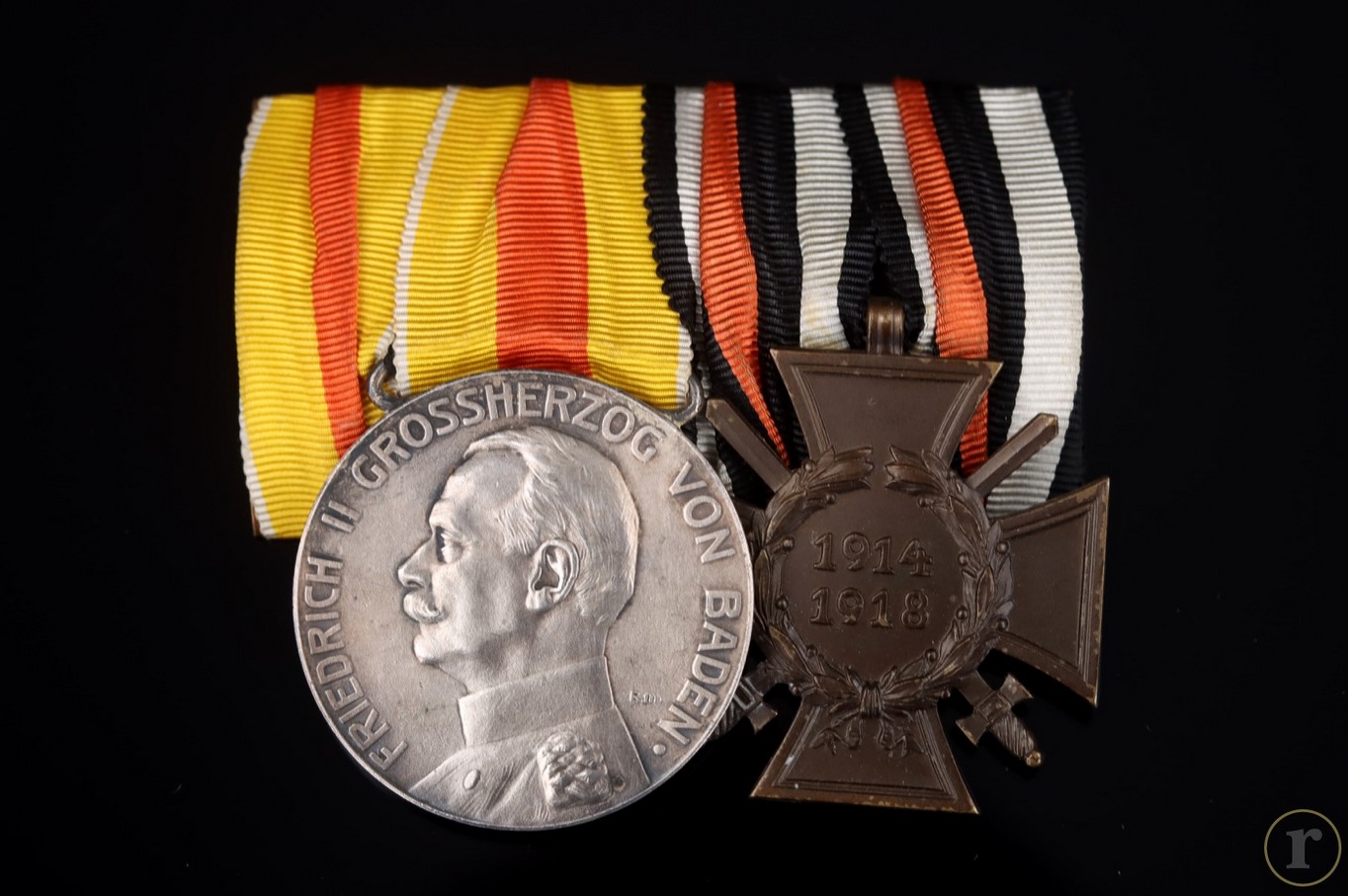 #71-1140 – Baden Medal bar with civil merit medal and Hindenburg cross