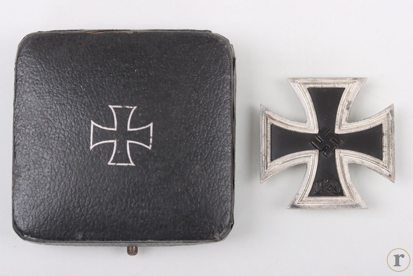 #71-0065 – 1939 Iron Cross 1st Class in case – non-magnetic core (Wächtler&Lange)