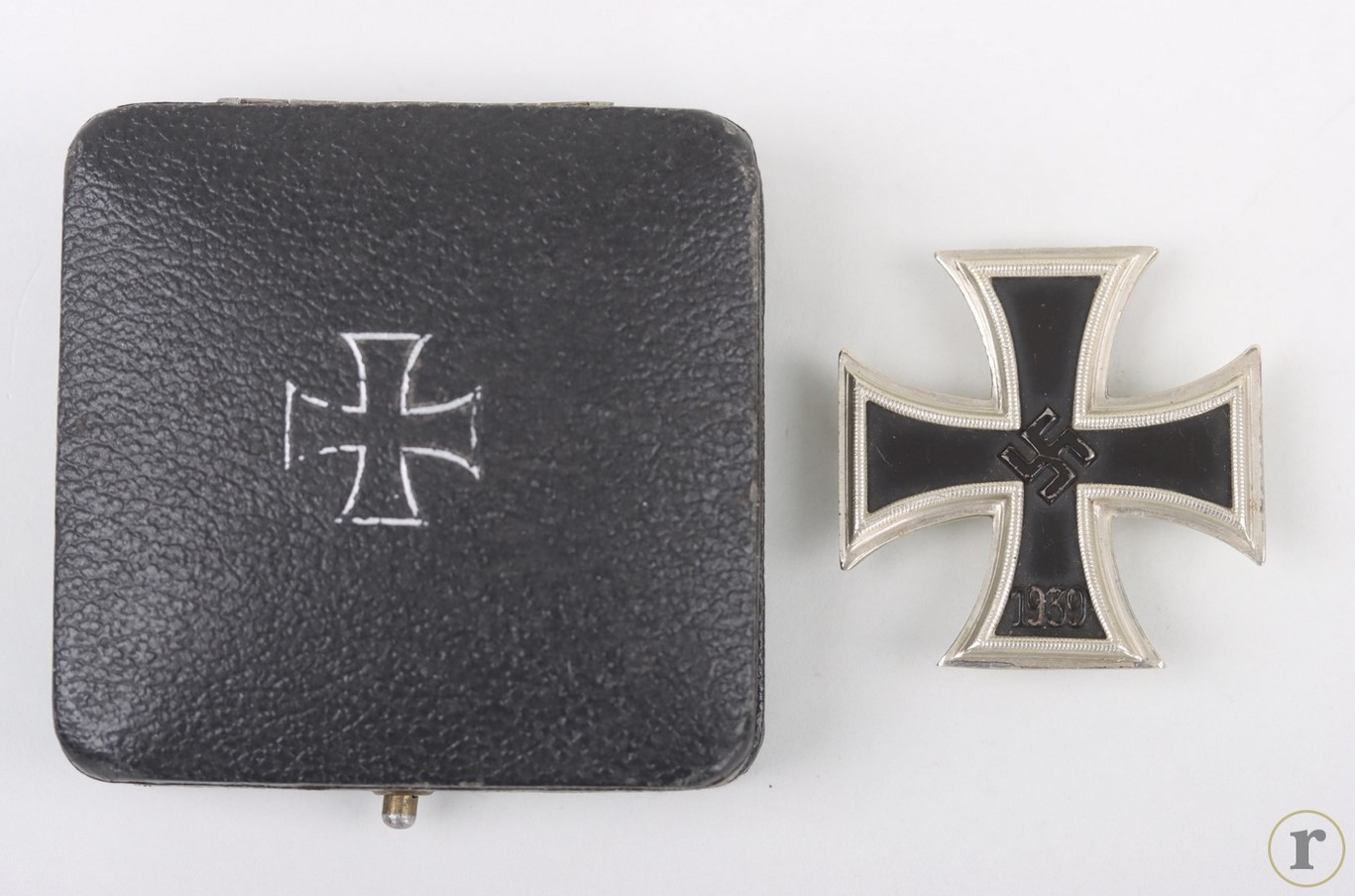 #71-0079 – 1939 Iron Cross 1st Class in case – Schinkel (Meybauer)