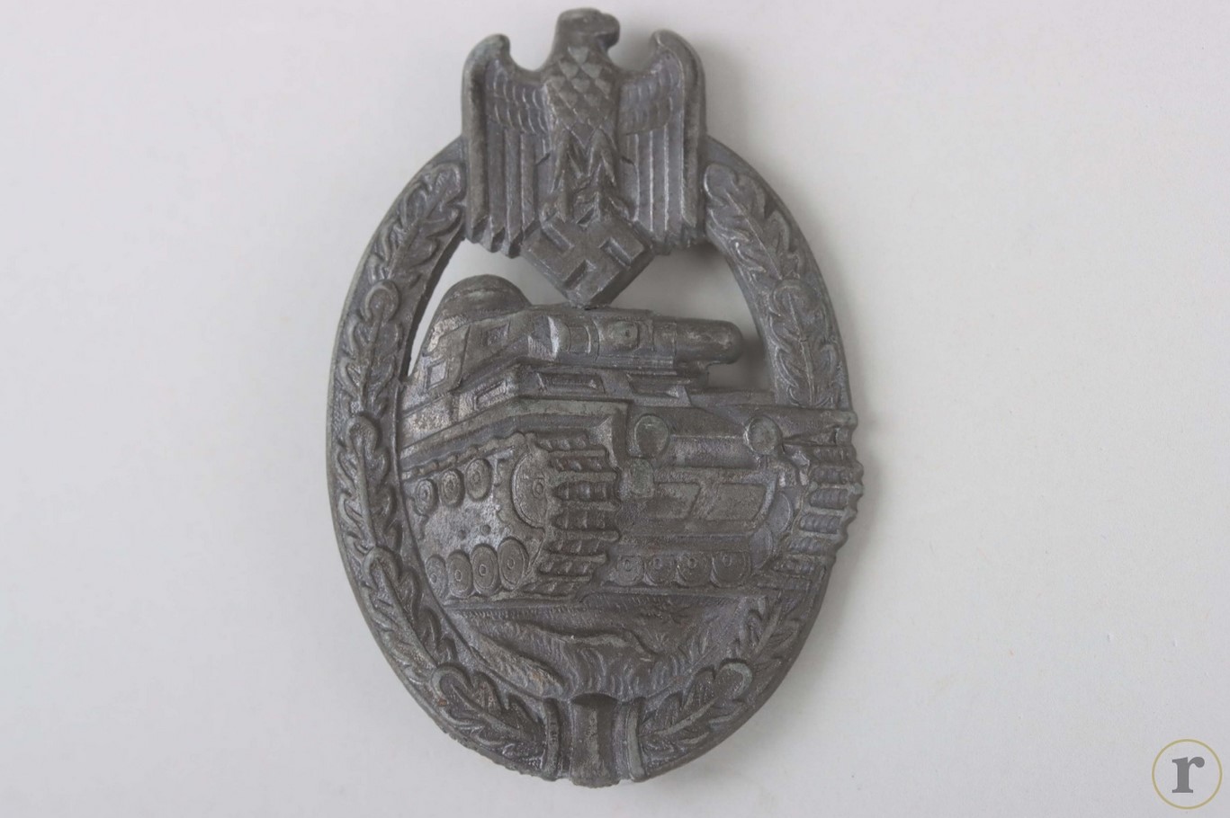 #71-0204 – Tank Assault Badge in Silver ‘Daisy’