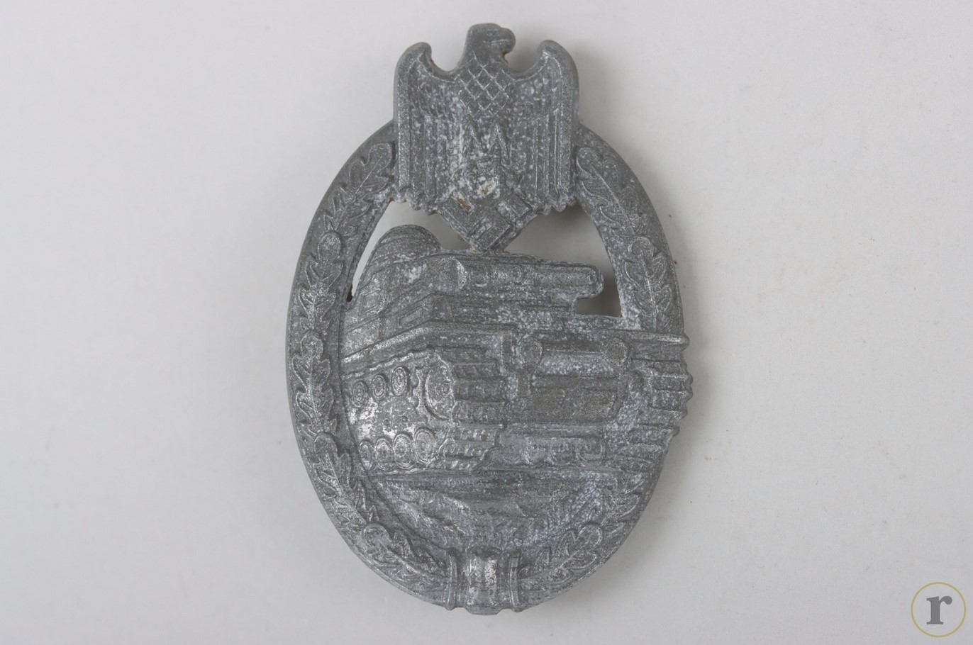 #71-0208 – Tank Assault Badge in Silver ‘Daisy’