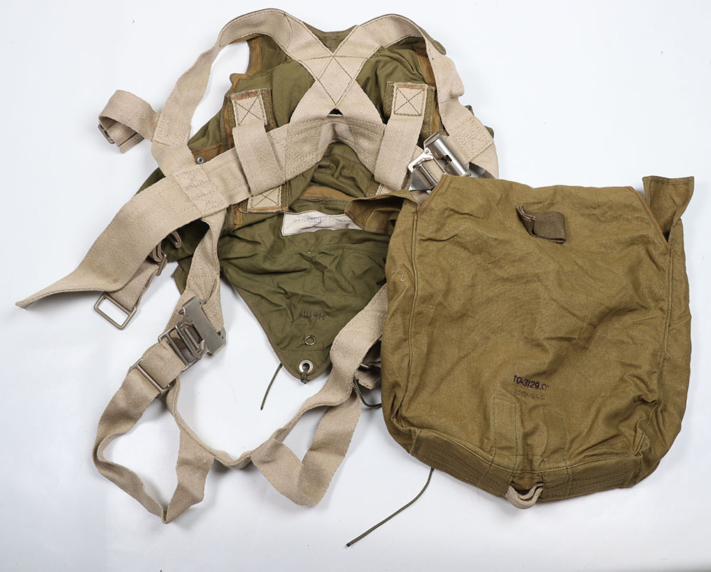 #527 – WW2 German Fallschirmjäger (Paratroopers) Parachute Harness with Straps and Original Canvas Carrying Bag with Matching Numbers