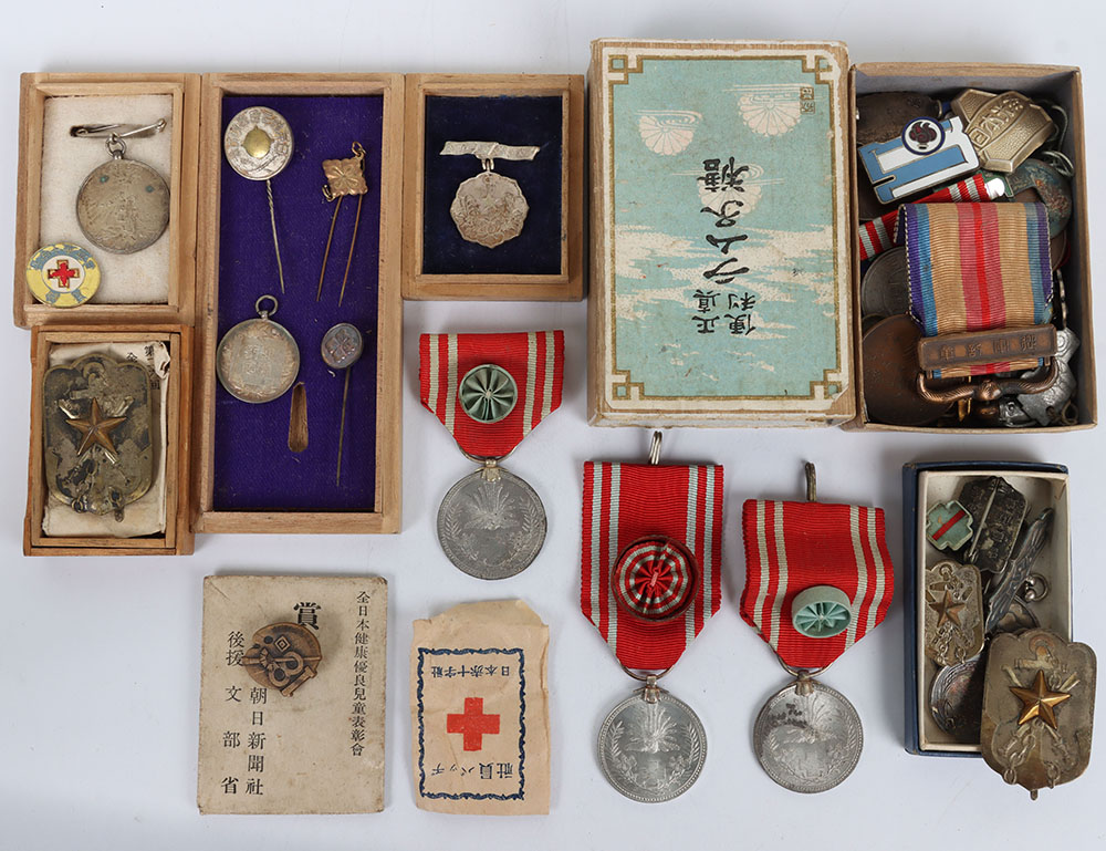 #585 – Grouping of Japanese Medals and Badges