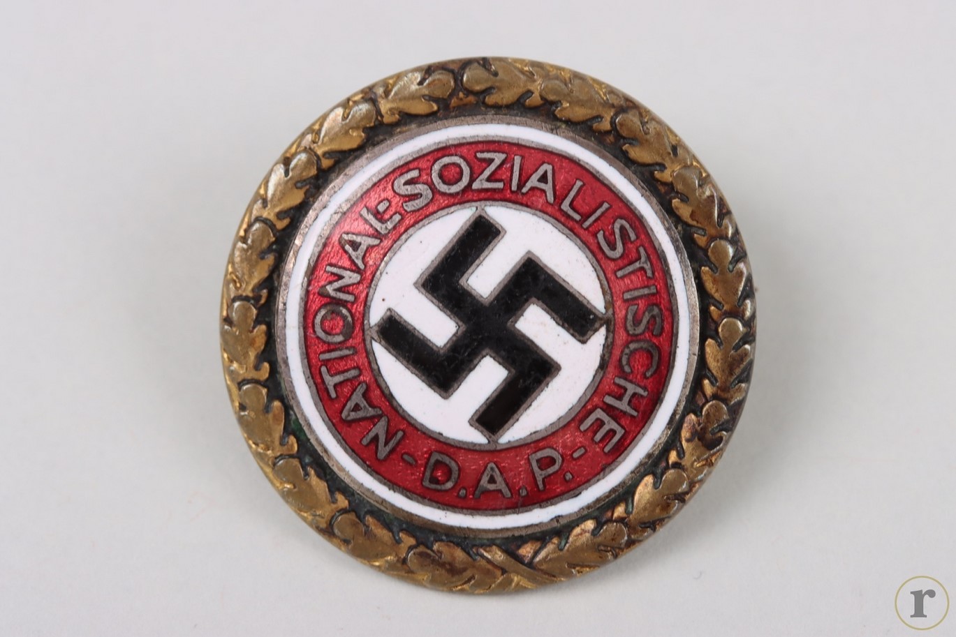 #73-0240 – NSDAP Golden Party Badge ‘27796’ – large type (Deschler)