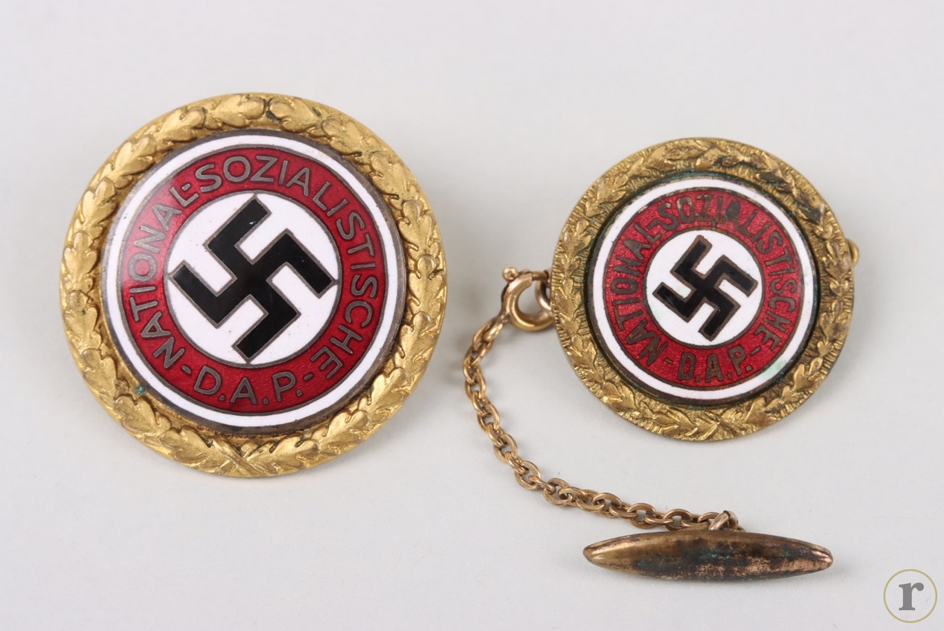 #73-0248 – NSDAP Golden Party Badge ‘14827’ – SET (Deschler & Fuess)