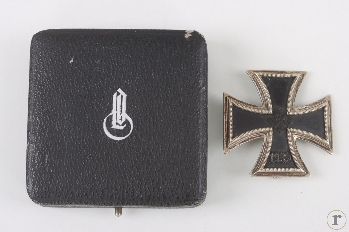 #73-1224 – 1939 Iron Cross 1st Class ‘Round 3’ with LDO case