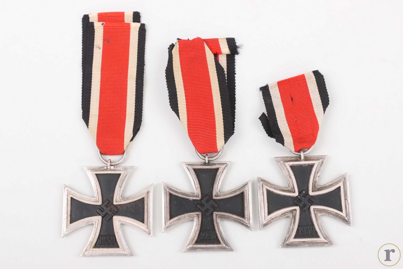 #73-1262 – 3 x 1939 Iron Cross 2nd Class – 24 / 4