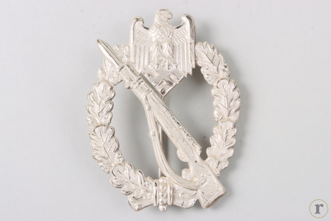 #73-1297 – Infantry Assault Badge in Silver ‘ O. Schickle’