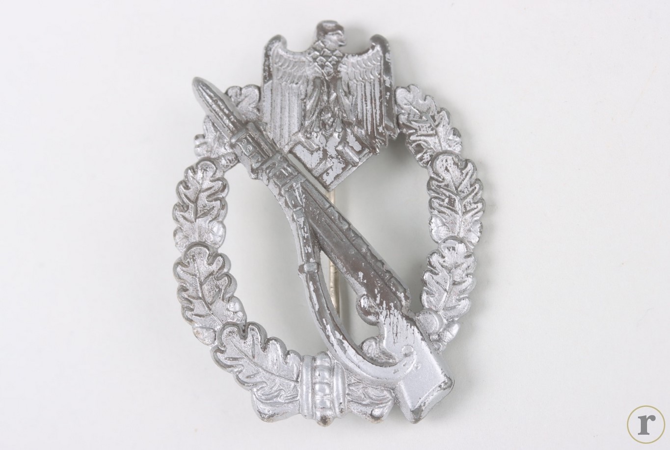 #73-1301 – Infantry Assault Badge in Silver ‘Berg & Nolte’