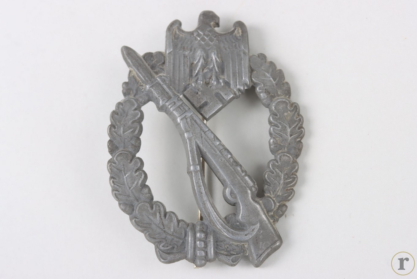 #73-1304 – Infantry Assault Badge in Silver ‘Berg & Nolte’