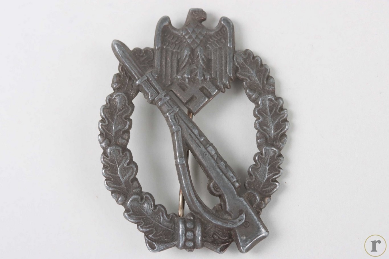 #73-1311 – Infantry Assault Badge in Silver ‘AH’