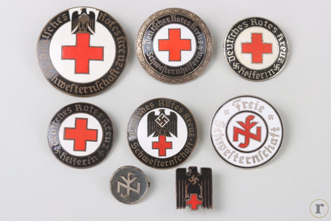 #73-1472 – 8 x Red Cross Membership Brooches