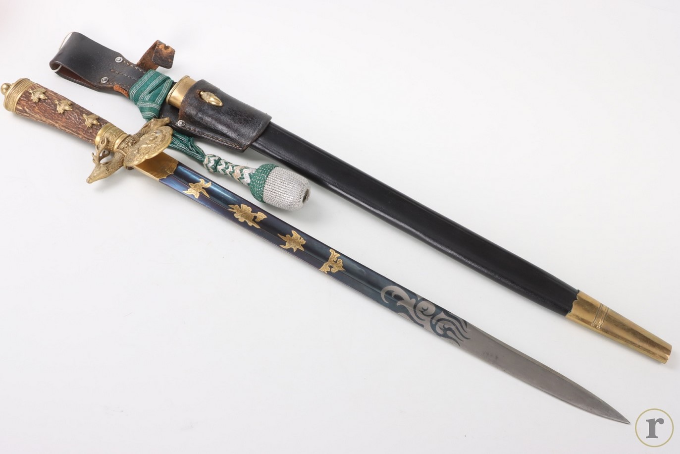 #73-1080 – Imperial luxury hunting dagger with frog and knot – Kirschbaum