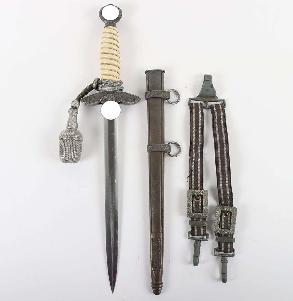 #100 – WW2 German Luftwaffe 2nd Pattern Officers Dress Dagger with Straps and Knot by Robert Klaas, Solingen