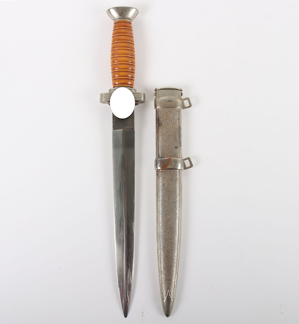 #140 – Third Reich Red Cross (D.R.K) / Social Welfare Officers Dress Dagger