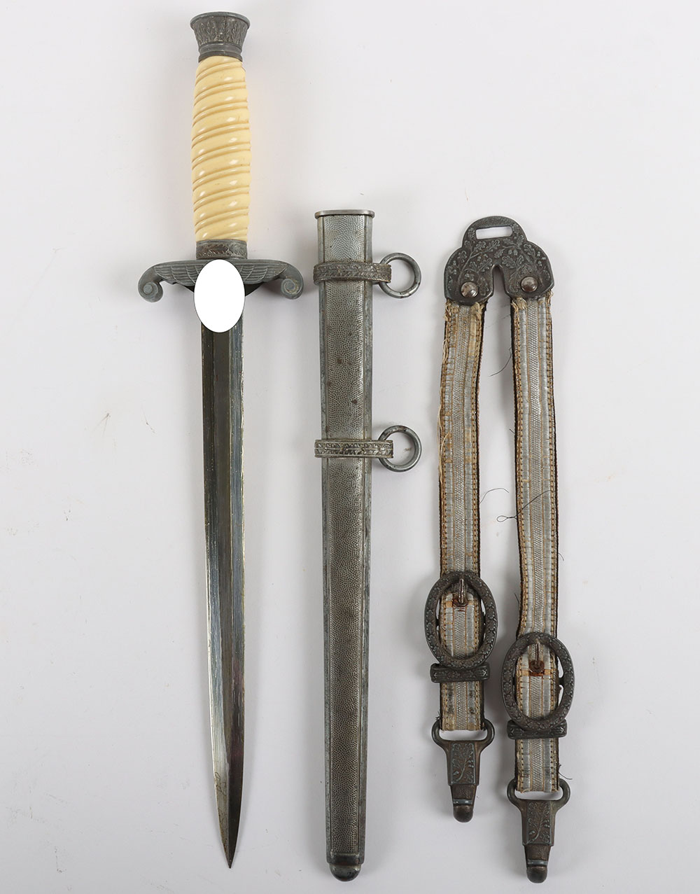 #72 – WW2 German Army Officers Dagger with Hanging Straps by Ernst Pack & Sohne Waffenfabrik, Solingen