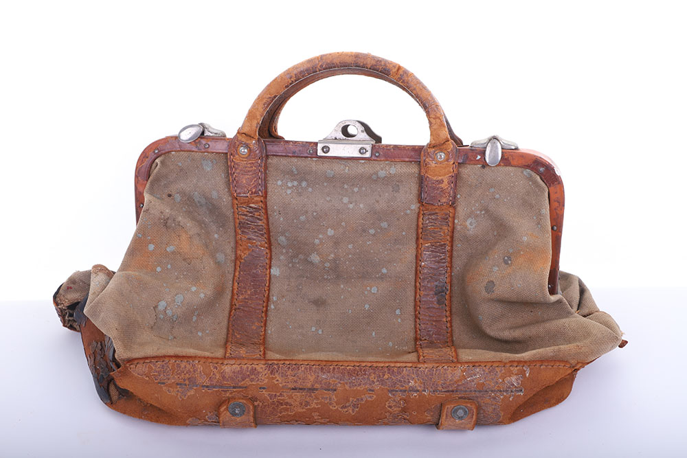 #407 – GEORGE E. GOODFELLOW MEDICAL BAG CIRCA 1880’S