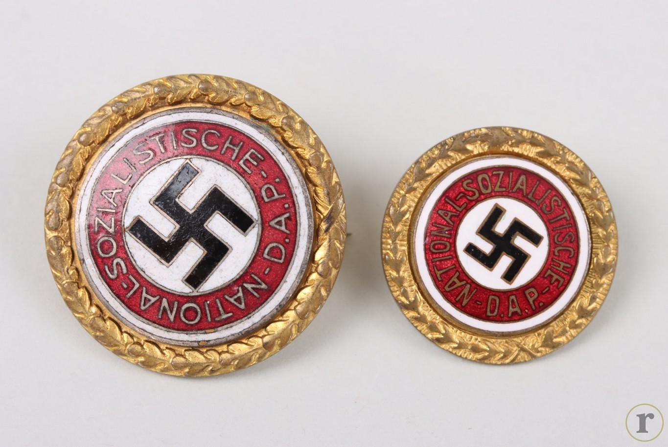 #74-1597 – NSDAP Golden Party Badge ‘92823’ – SET (Fuess)