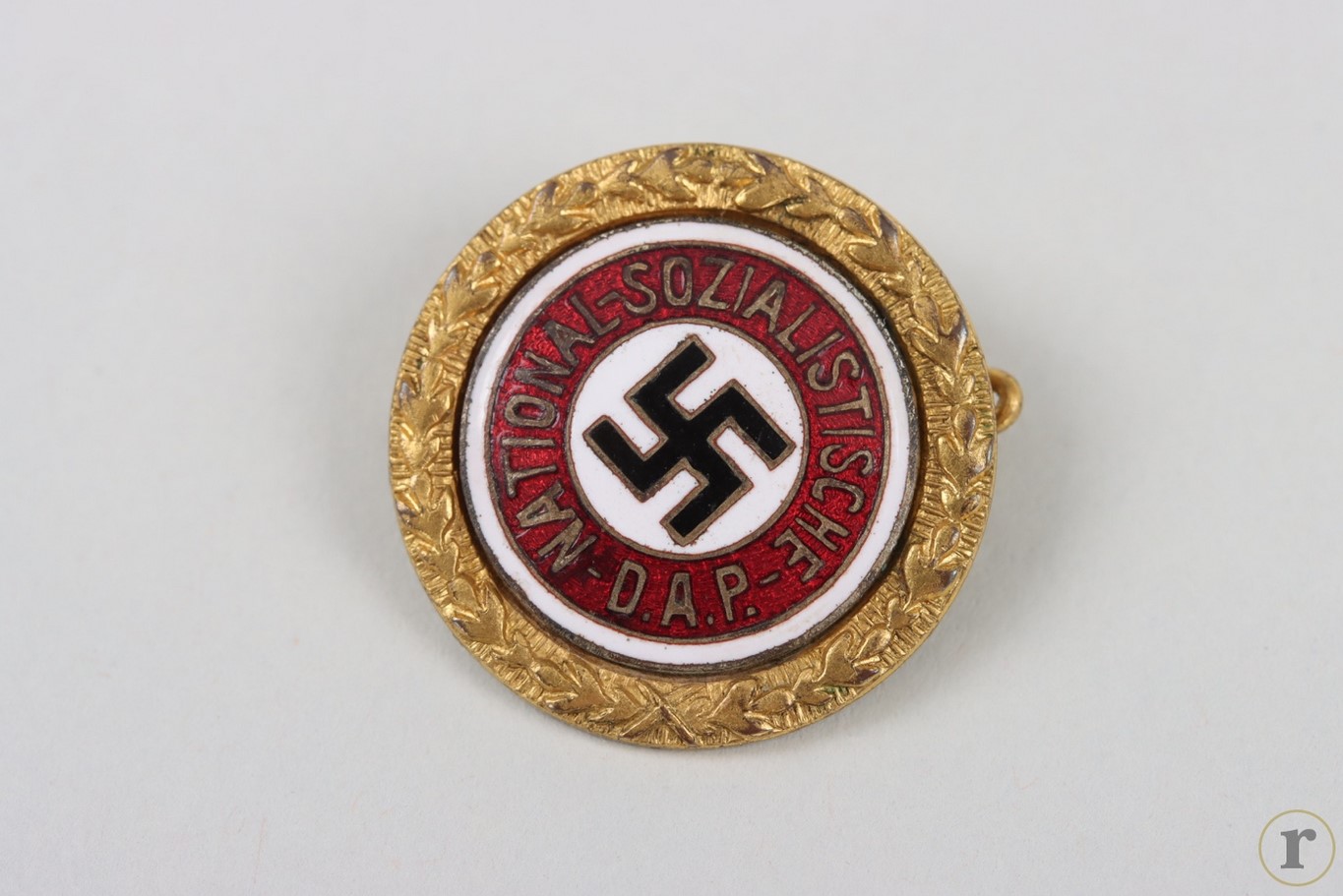 #74-1601 – NSDAP Golden Party Badge ‘21995’ – small type (Fuess)