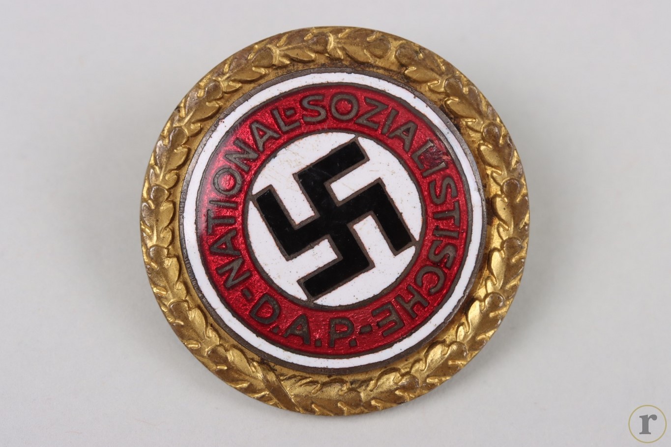 #74-1605 – NSDAP Golden Party Badge ‘82118’ – large type (Deschler)