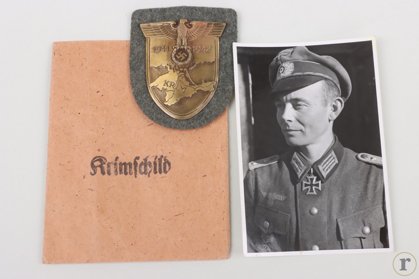 #74-0004 – Major Selhorst – Krim Shield with bag & photos